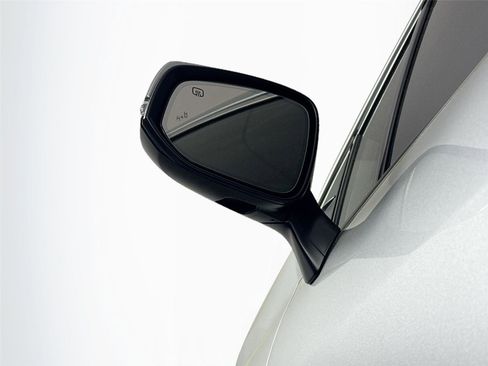 Used 2023 Toyota Sienna Limited FWD image 5