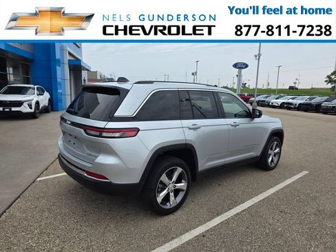 Used 2024 Jeep Grand Cherokee Limited AWD/4WD image 7