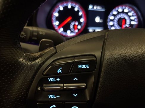 Used 2019 Hyundai Veloster Turbo image 13