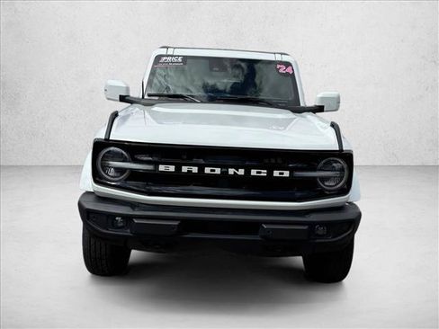 Used 2024 Ford Bronco Outer Banks AWD/4WD image 2