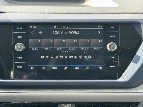 Certified 2024 Volkswagen Taos SE image 26