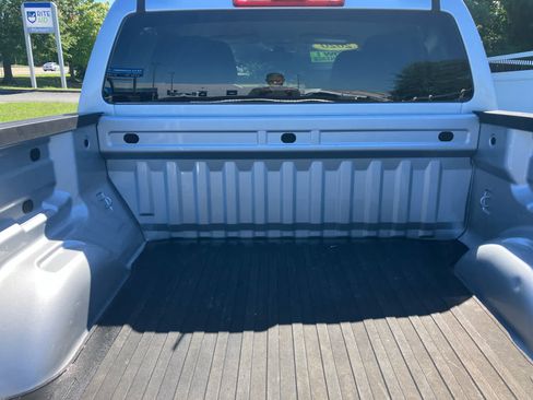 Used 2020 Chevrolet Colorado W/T w/ WT Convenience Package RWD image 9
