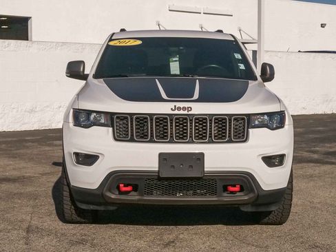 Used 2017 Jeep Grand Cherokee Trailhawk image 2