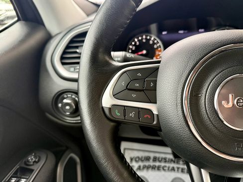 Used 2021 Jeep Renegade Latitude w/ Convenience Group AWD/4WD image 19