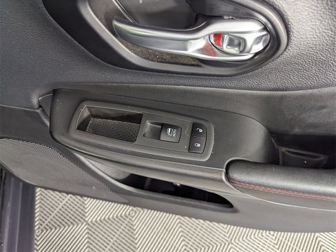 Used 2022 Jeep Cherokee Trailhawk image 34