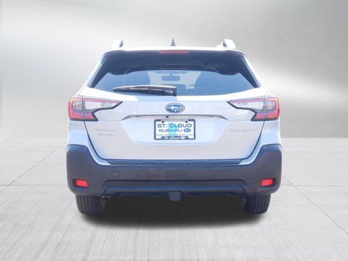 Used 2025 Subaru Outback Premium AWD/4WD image 6