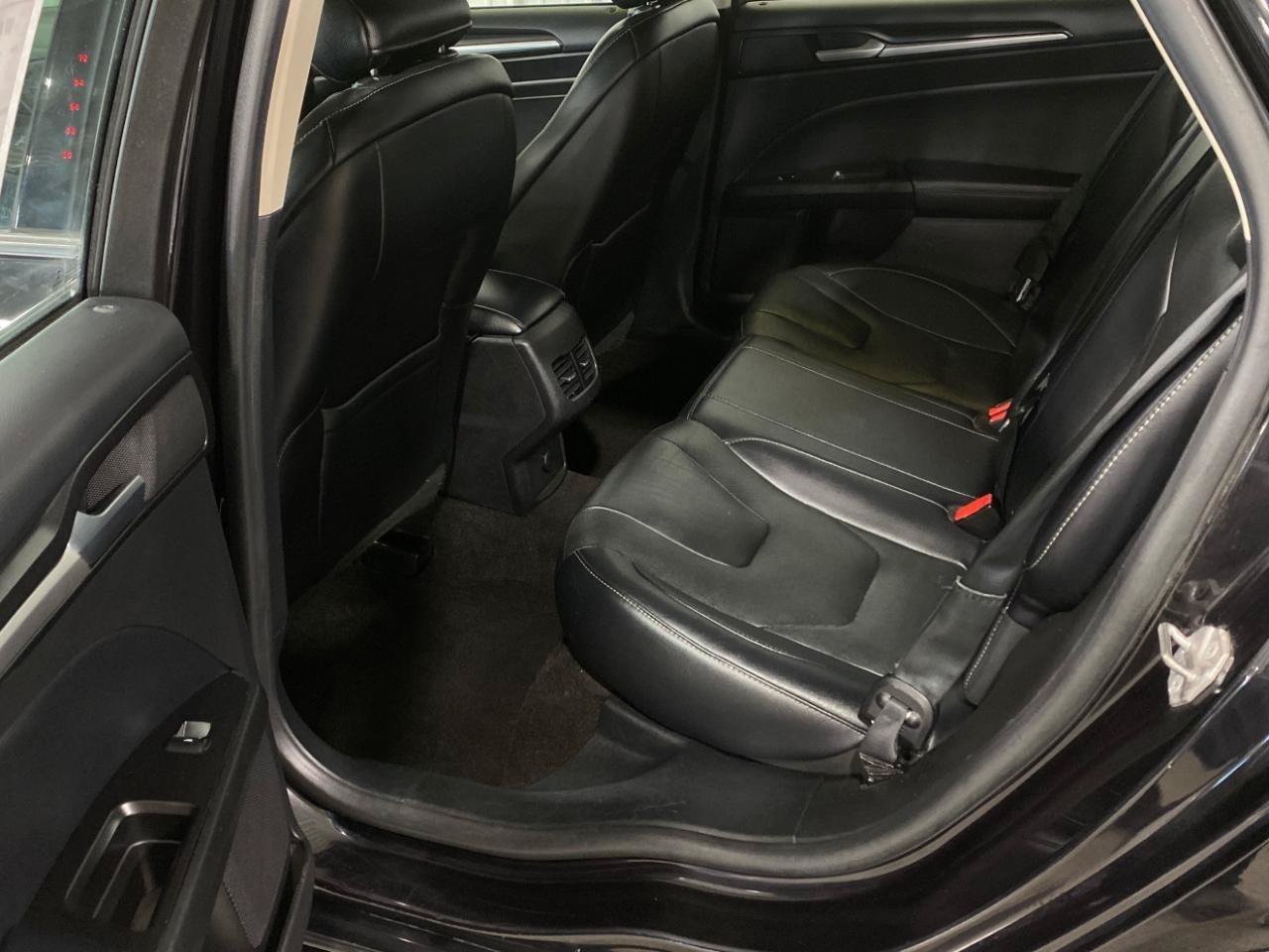 Used 2019 Ford Fusion Titanium AWD/4WD image 11
