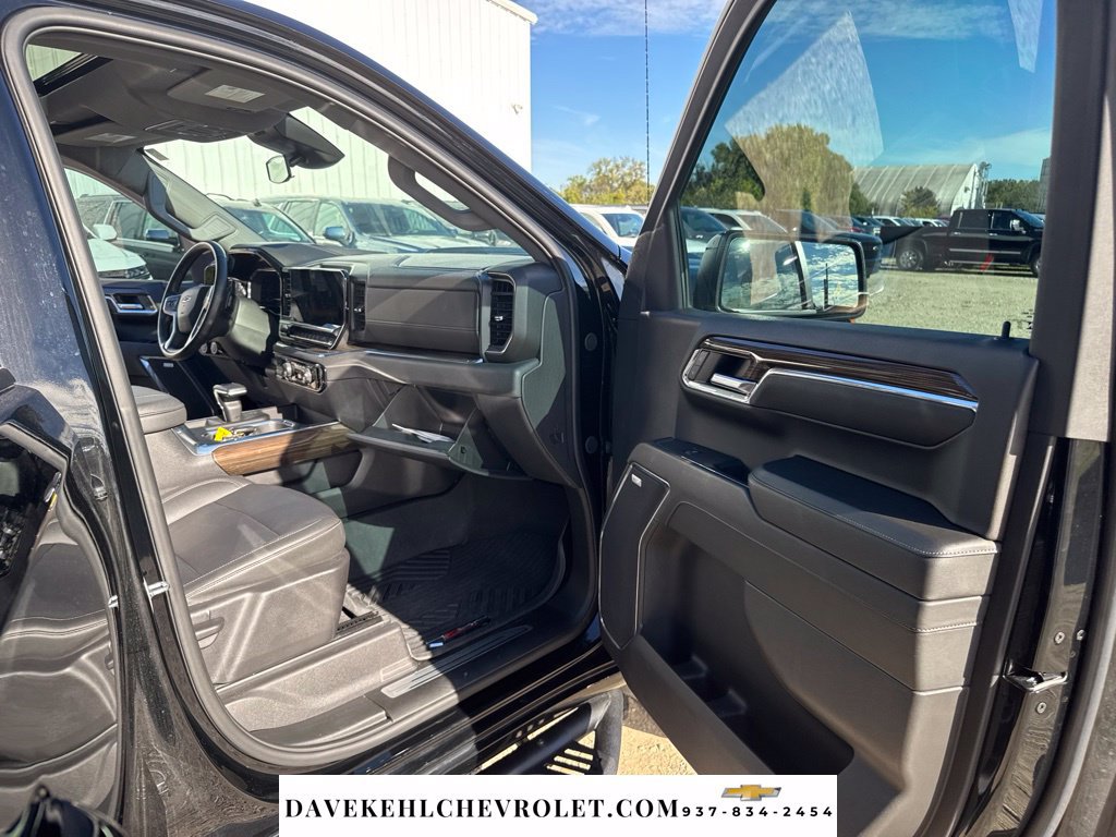 Used 2024 Chevrolet Silverado 1500 LT Trail Boss w/ Convenience Package II AWD/4WD image 30
