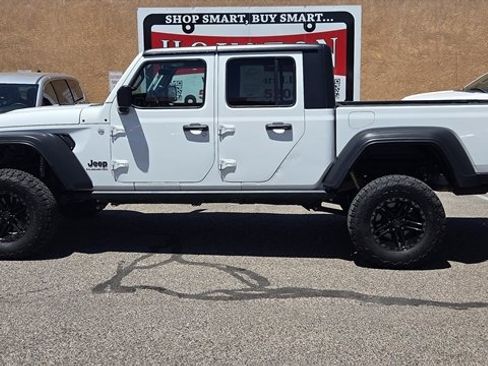 Used 2020 Jeep Gladiator Sport w/ Quick Order Package 24S AWD/4WD image 1