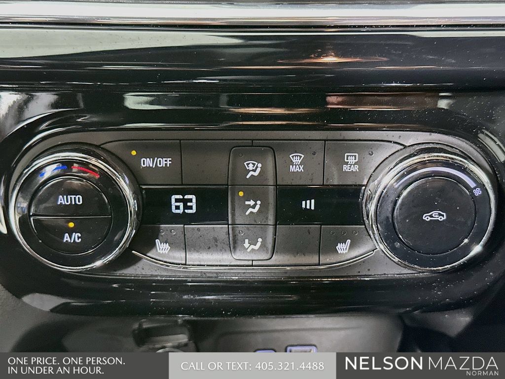 Used 2026 Chevrolet Trax RS w/ Sunroof Package FWD image 18