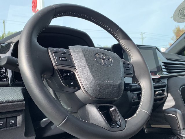 Used 2026 Toyota Camry SE FWD image 19