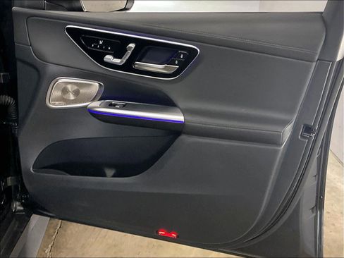 Used 2025 Mercedes-Benz GLC 350e 4MATIC image 24