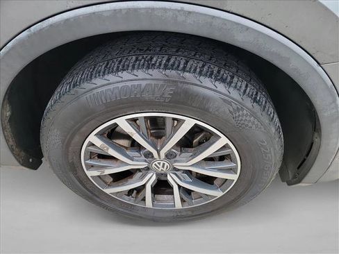 Used 2020 Volkswagen Tiguan SE image 10