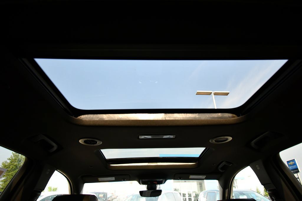 Used 2023 Chevrolet Traverse RS w/ LPO, Floor Liner Package AWD/4WD image 19
