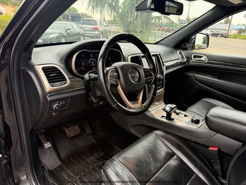 Used 2015 Jeep Grand Cherokee Overland w/ Advanced Technology Group AWD/4WD image 10