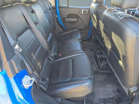 Used 2023 Jeep Gladiator Sport image 25