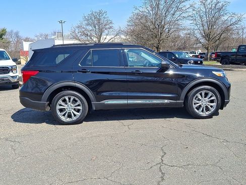 Certified 2023 Ford Explorer XLT w/ Equipment Group 202A AWD/4WD image 10