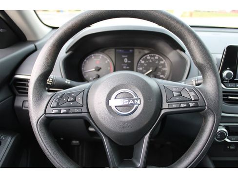 Used 2024 Nissan Altima 2.5 S image 20