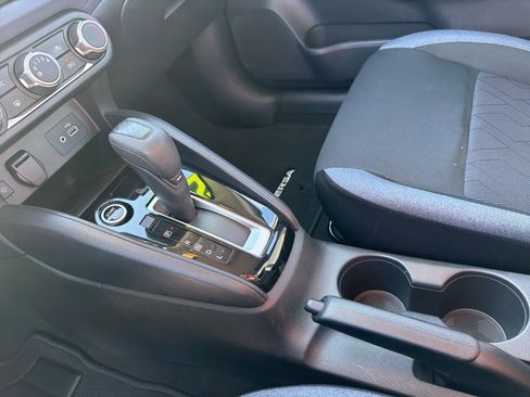 Used 2023 Nissan Versa SV image 8