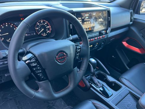 Used 2025 Nissan Frontier PRO-4X w/ Pro Premium Package image 10