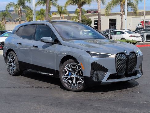 Used 2024 BMW iX xDrive50 w/ Sport Package AWD/4WD image 2