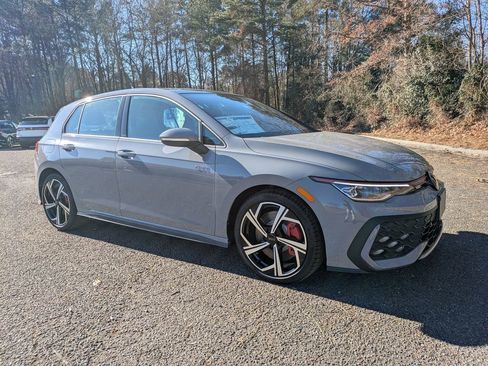 New 2026 Volkswagen GTI SE image 2