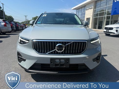 Used 2024 Volvo XC40 B5 Plus w/ Protection Package Premier AWD/4WD image 3