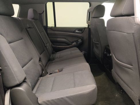 Used 2016 Chevrolet Suburban LS RWD image 19