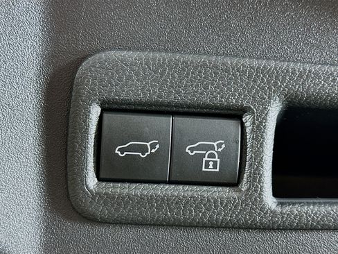 Used 2023 Subaru Solterra AWD image 31