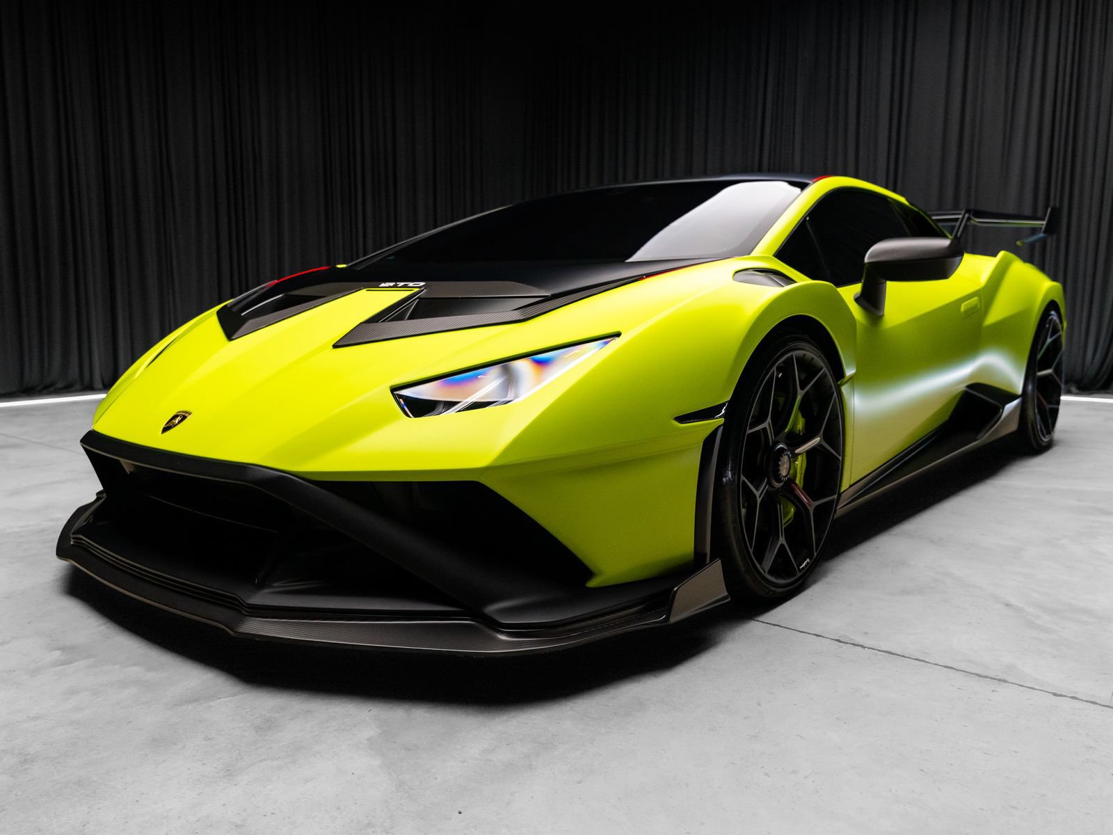Used 2022 Lamborghini Huracan STO RWD image 29
