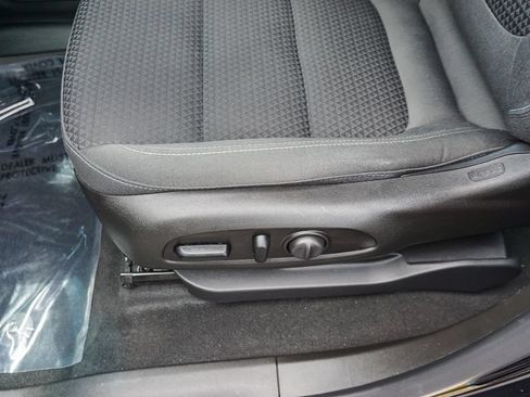 Used 2022 Chevrolet Bolt LT FWD image 19