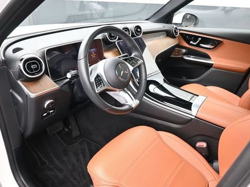Used 2024 Mercedes-Benz GLC 300 image 19
