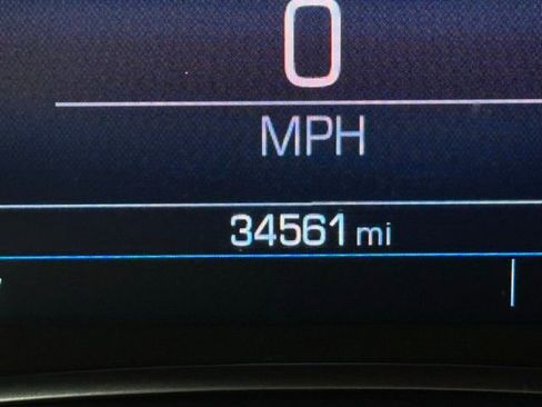 Used 2023 GMC Acadia SLE image 27