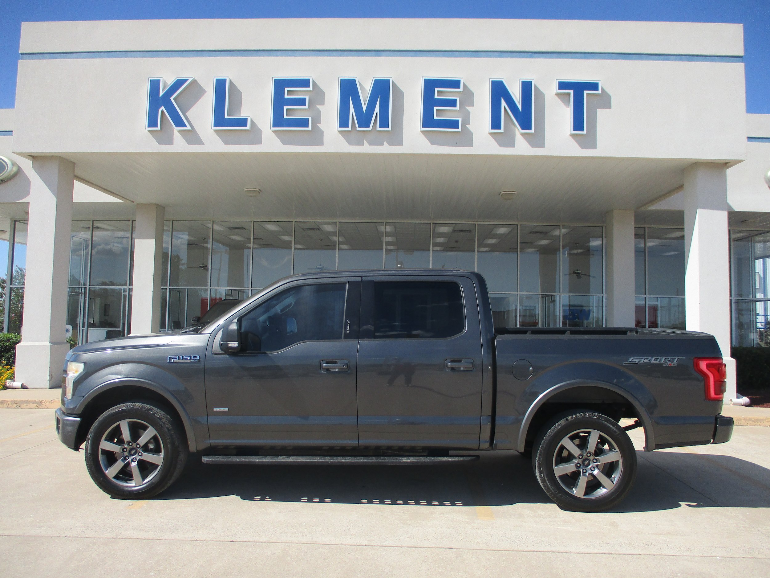 Used 2016 Ford F150 XLT w/ Equipment Group 302A Luxury AWD/4WD image 1