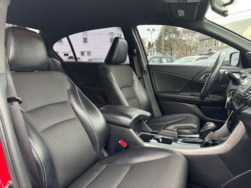 Used 2017 Honda Accord Sport image 14