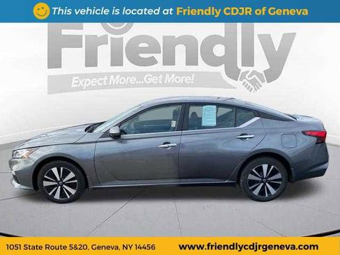 Used 2022 Nissan Altima 2.5 SV image 8