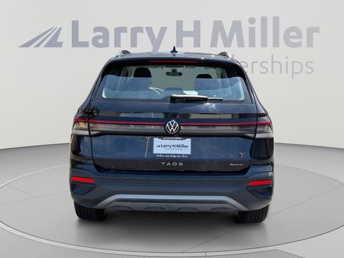 Used 2025 Volkswagen Taos S AWD/4WD image 4