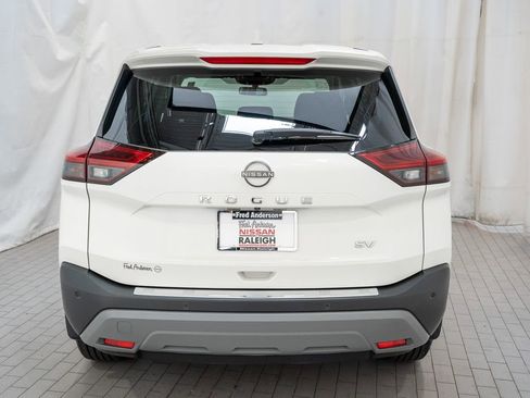 Certified 2023 Nissan Rogue SV image 4