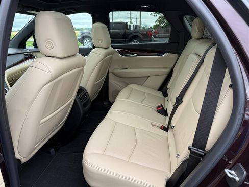 Used 2018 Cadillac XT5 Luxury AWD/4WD image 12