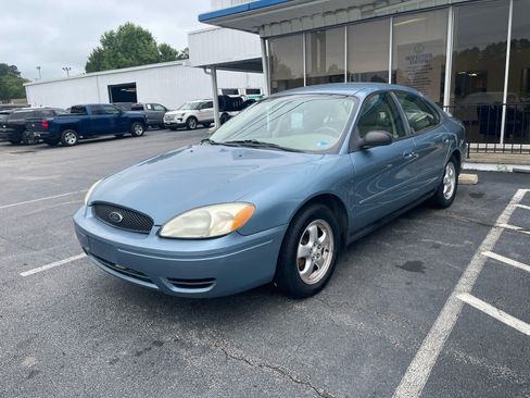 Used 2005 Ford Taurus SE FWD image 4