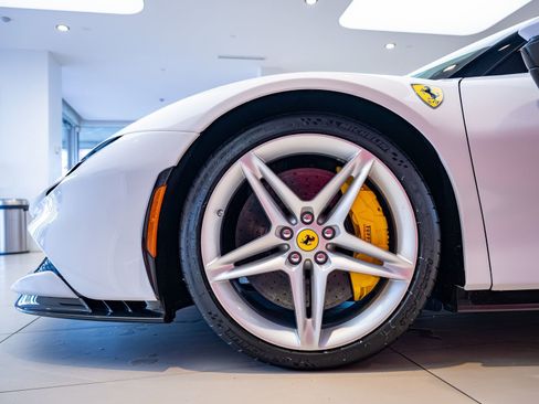 Used 2022 Ferrari SF90 Stradale AWD/4WD image 3