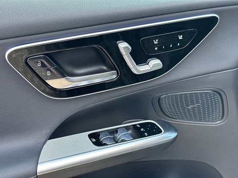 Used 2026 Mercedes-Benz GLC 350e 4MATIC image 16