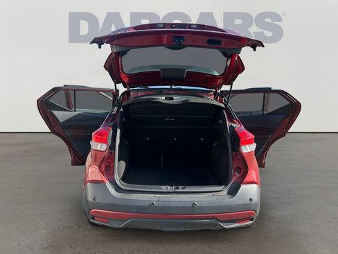 Used 2020 Nissan Kicks SR image 28