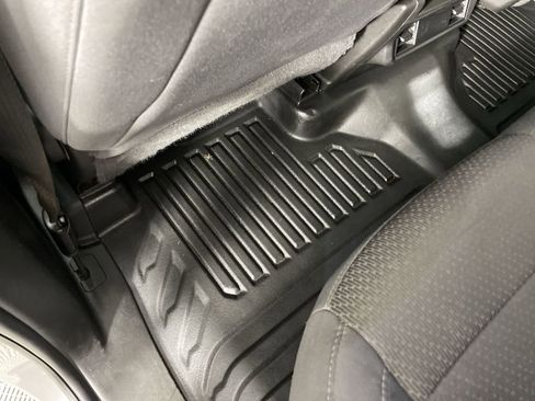 Used 2024 GMC Sierra 2500 Pro w/ Convenience Package image 34