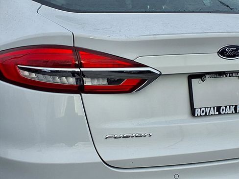 Used 2020 Ford Fusion SE image 22