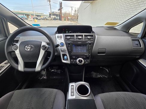 Used 2014 Toyota Prius V Three image 15