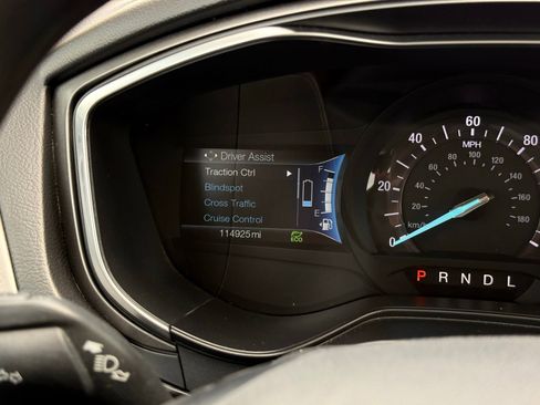Used 2019 Ford Fusion SE FWD image 29
