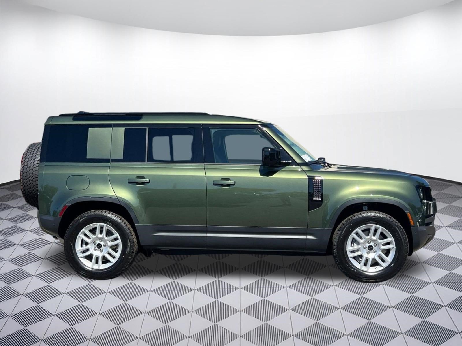 New 2026 Land Rover Defender 110 S AWD/4WD image 7
