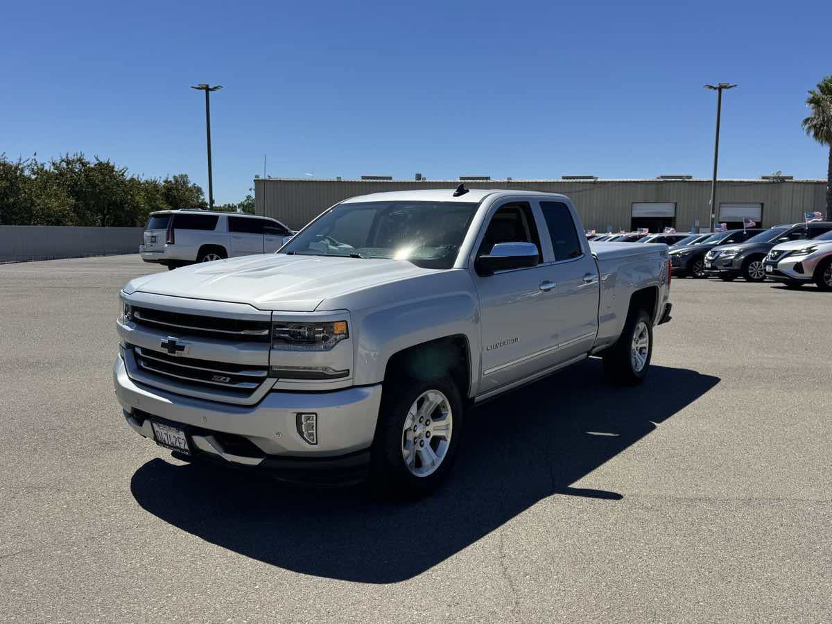 Used 2017 Chevrolet Silverado 1500 LTZ Z71 w/ LTZ Plus Package AWD/4WD image 5