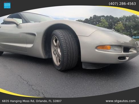 Used 2000 Chevrolet Corvette Convertible w/ Memory Pkg RWD image 9
